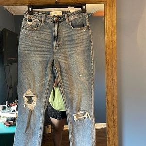 Abercrombie & fitch mom Jean! New with tags! Medium wash